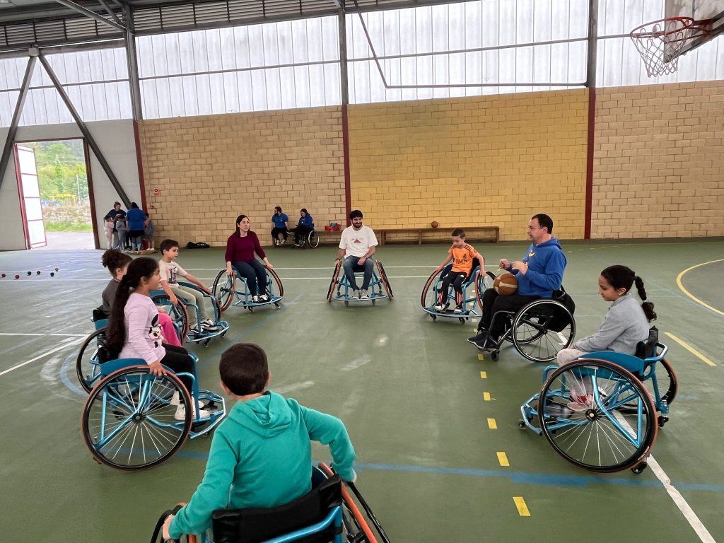 Multideporte adaptado para concienciar a los más pequeños en Corvera