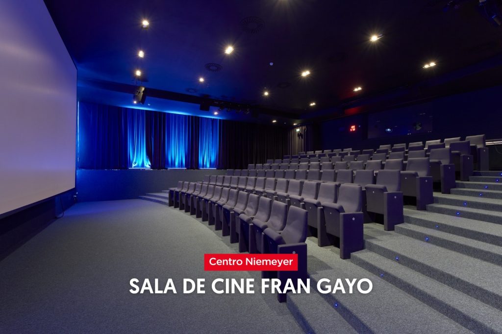 Fran Gayo pone nombre a la sala de cine del Centro Niemeyoer