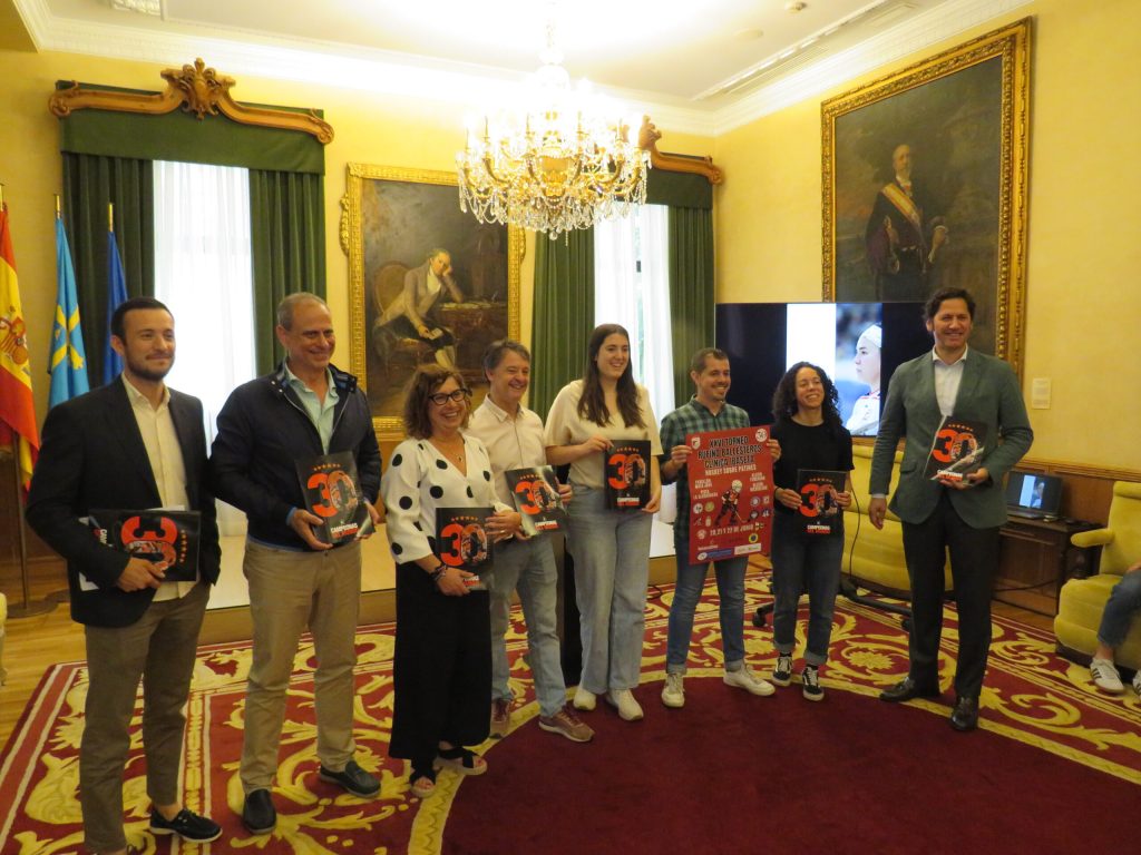 Revista 30 aniversario Telecable H.C.