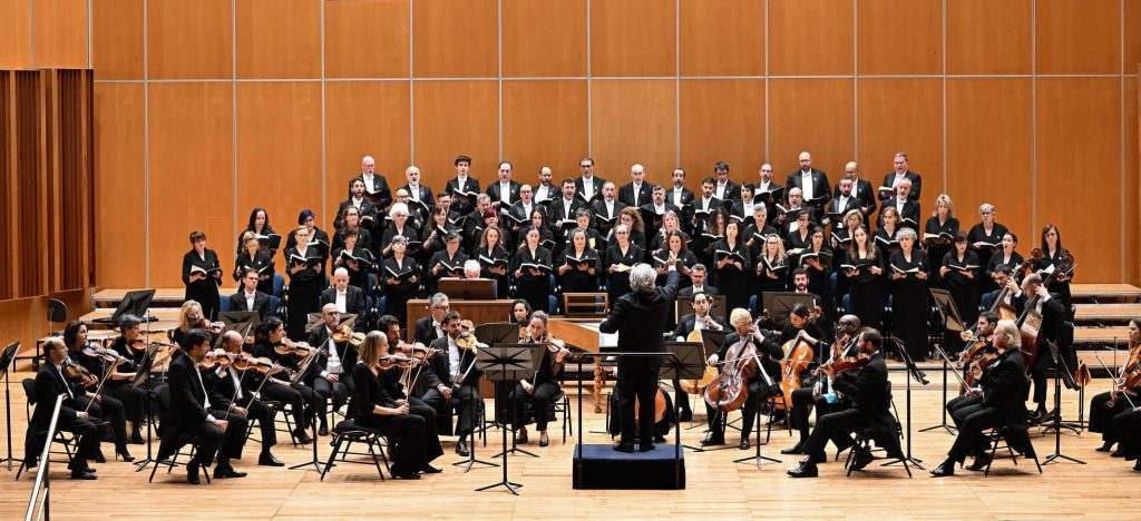 OSPA lleva la música sinfónica a la Central Hidroeléctrica de Grandas de Salime con motivo de su 70 aniversario, al Festival Internacional de Piano de Gijón/Xixón y a la Colegiata de Santa María La Mayor, en Salas