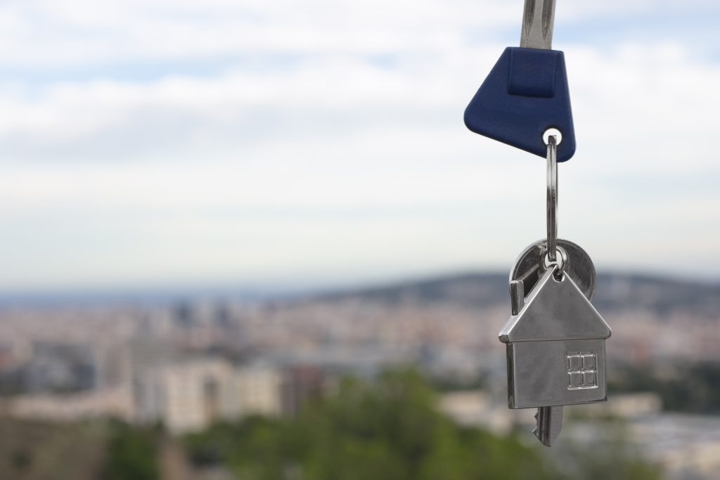 Asturias retira en seis meses más de cien anuncios ilegales de pisos turísticos en plataformas digitales