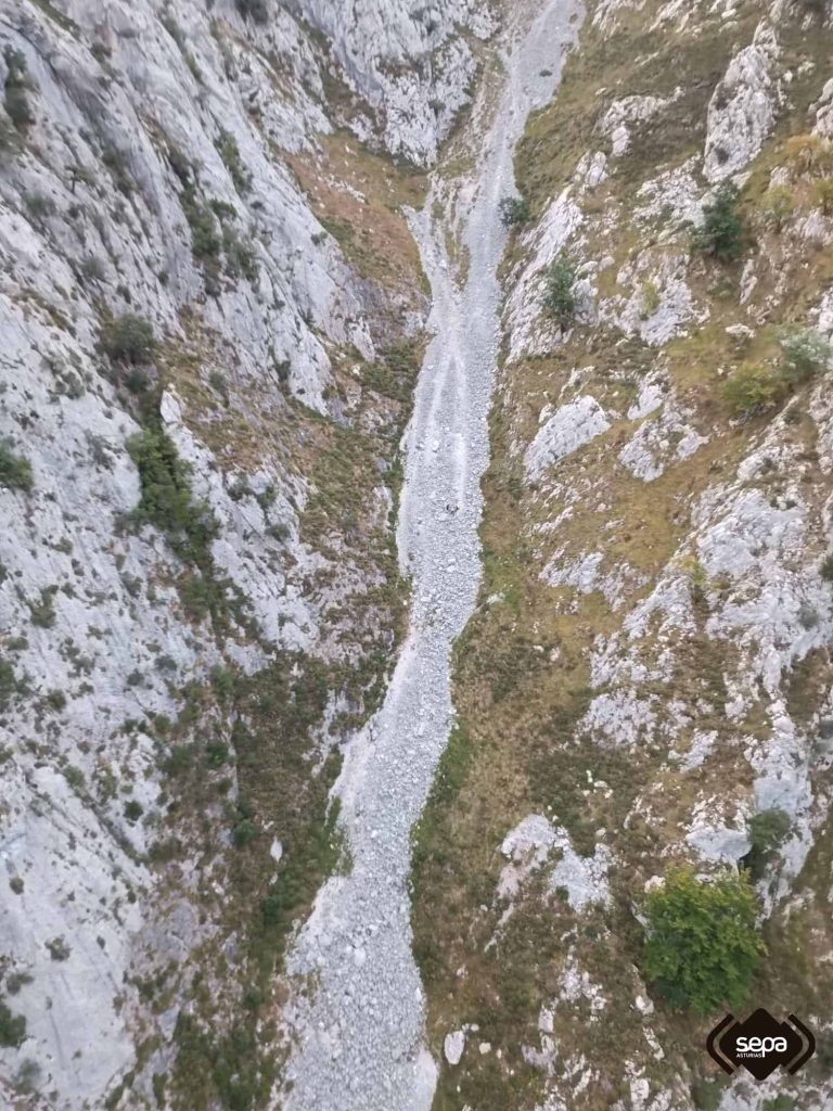 Rescate ilesos dos varones alemanes en la Ruta del Cares, Cabrales