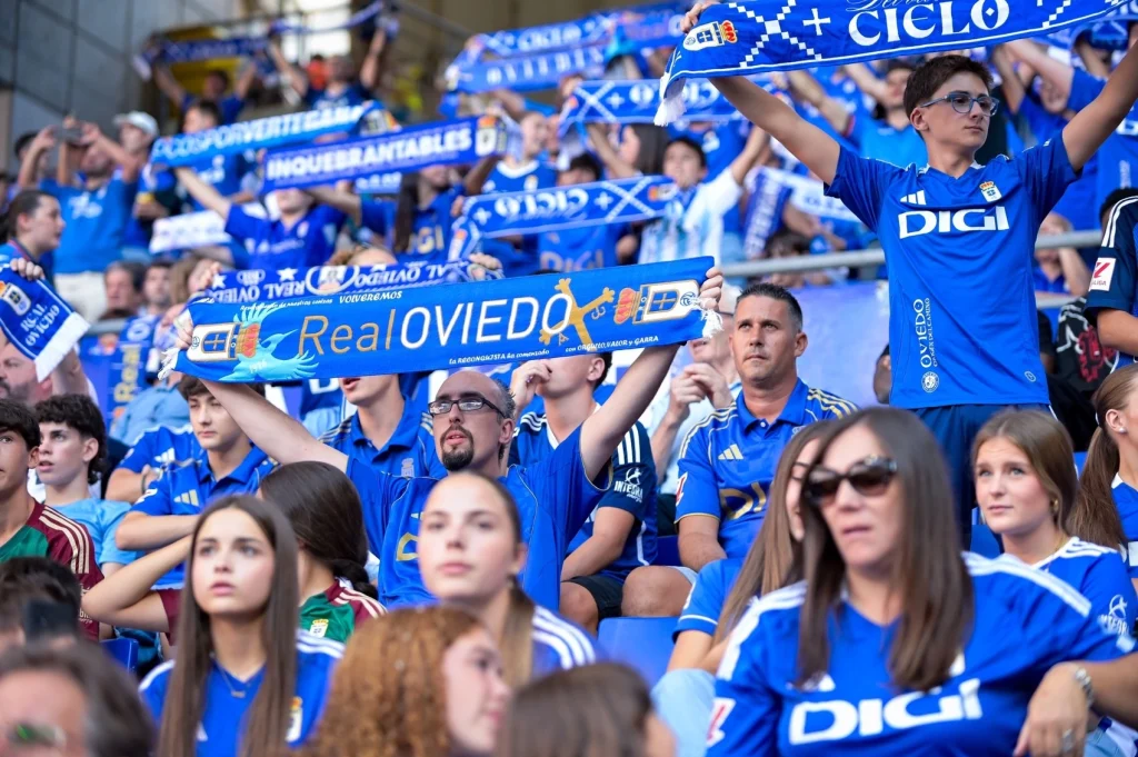 Para el partido Real Oviedo  FC Barcelona las localidades estarán disponibles, únicamente, para usuarios de carnet oviedista las primeras 48 horas desde su puesta a la venta