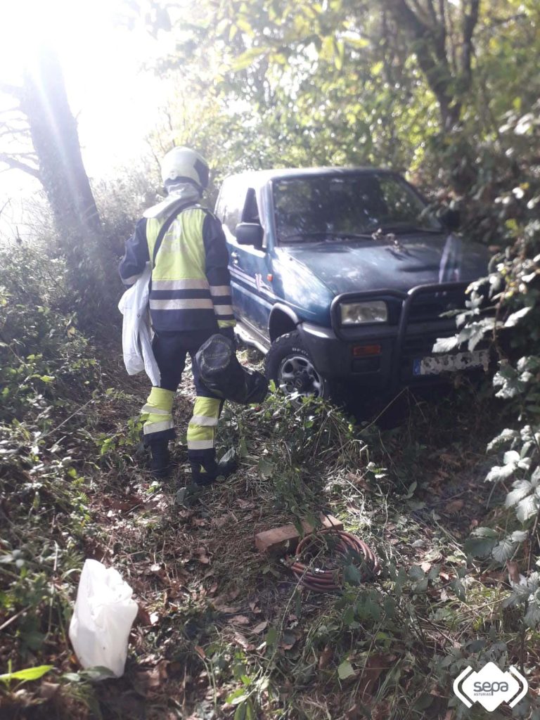 Varón fallecido tras quedar atrapado bajo un coche en Penadecabras, A Braña, El Franco