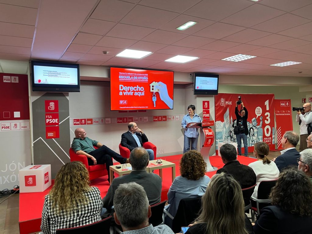 La ministra de Vivienda y Agenda Urbana Isabel Rodríguez apuesta en Gijón por reforzar el parque público de vivienda y critica el “mercantilismo” del PP