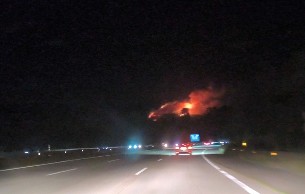 Grave incendio declarado en el Monte Areo moviliza a Bomberos de Asturias, Policía Local y Guardia Civil Grave incendio declarado en el Monte Areo moviliza a Bomberos de Asturias, Policía Local y Guardia Civil