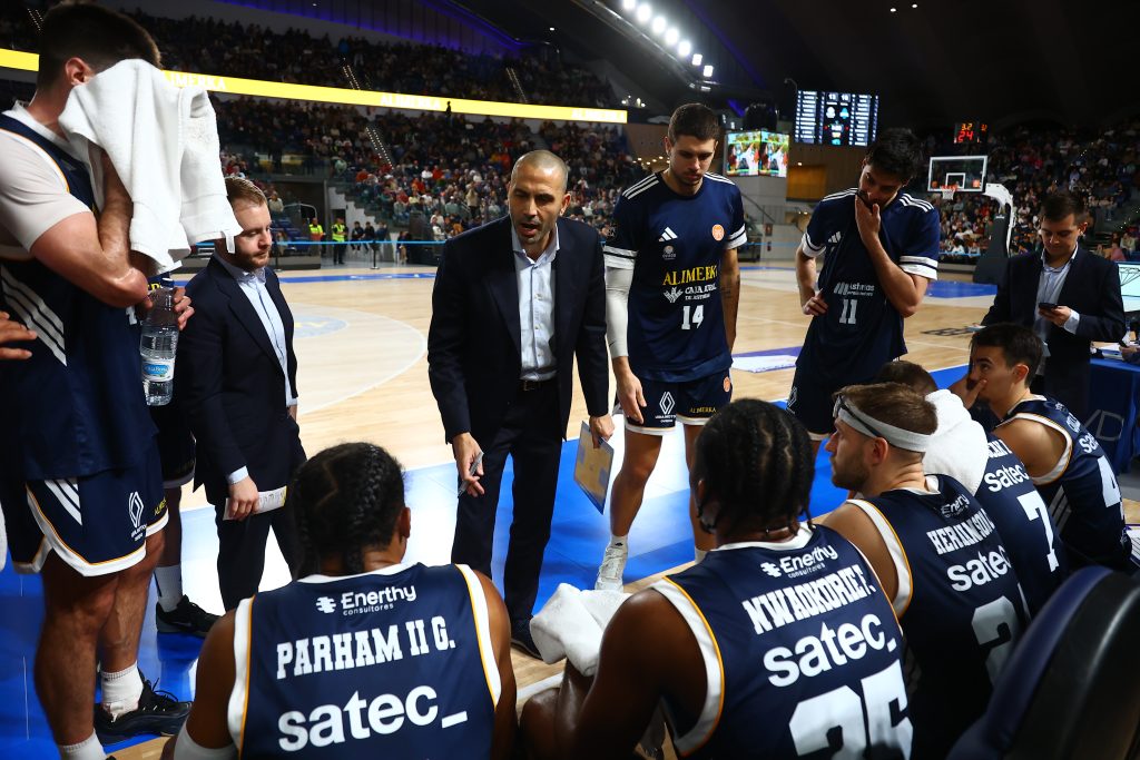 El Alimerka OCB cae ante Hestia Menorca, toca un descanso para recuperar sensaciones