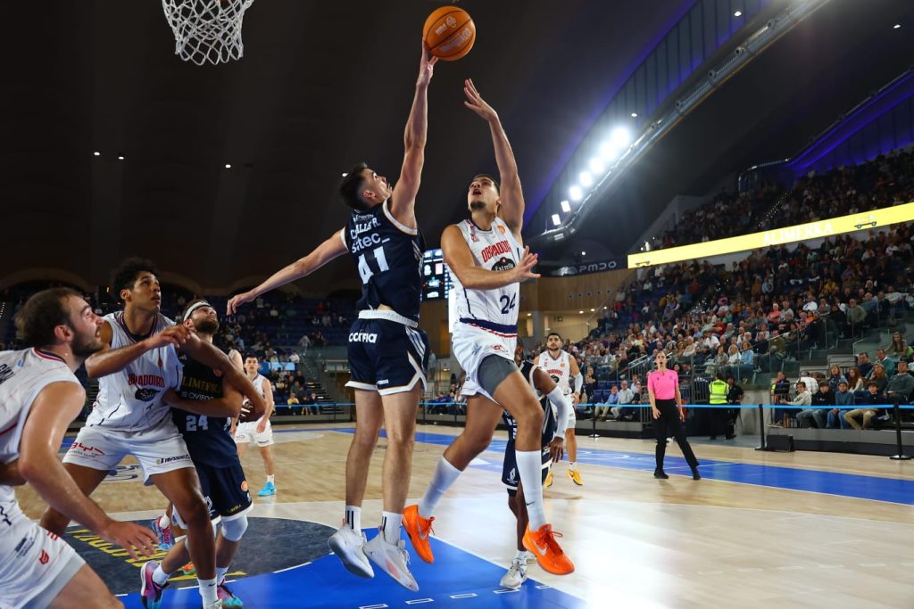 El Alimerka OCB progresa adecuadamente pero cede ante un gran Monbus Obradoiro El Alimerka OCB progresa adecuadamente pero cede ante un gran Monbus Obradoiro