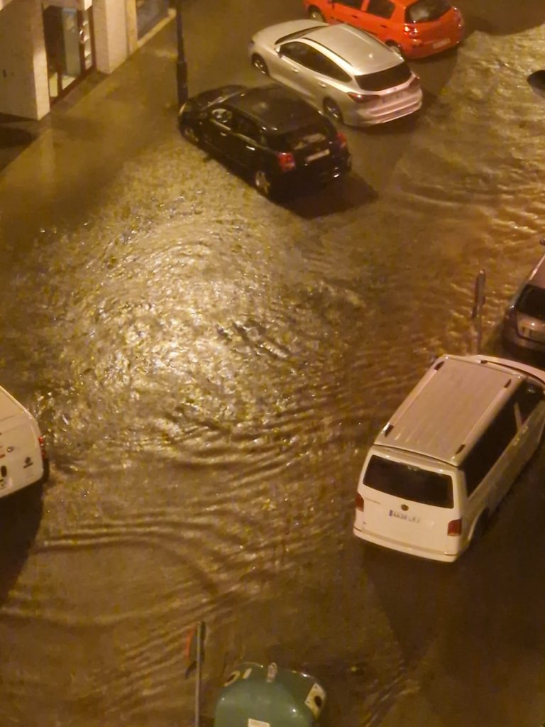 Importantes inundaciones en Avilés Importantes inundaciones en Avilés