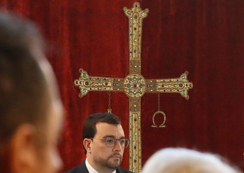 Barbón reivindica una mayor participación y una reforma del Senado en el Día de la Constitución