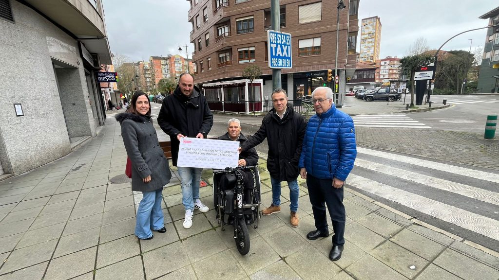 Corvera contará con un taxi adaptado gracias a un acuerdo con el sector y una subvención municipal de 44.417,20 euros