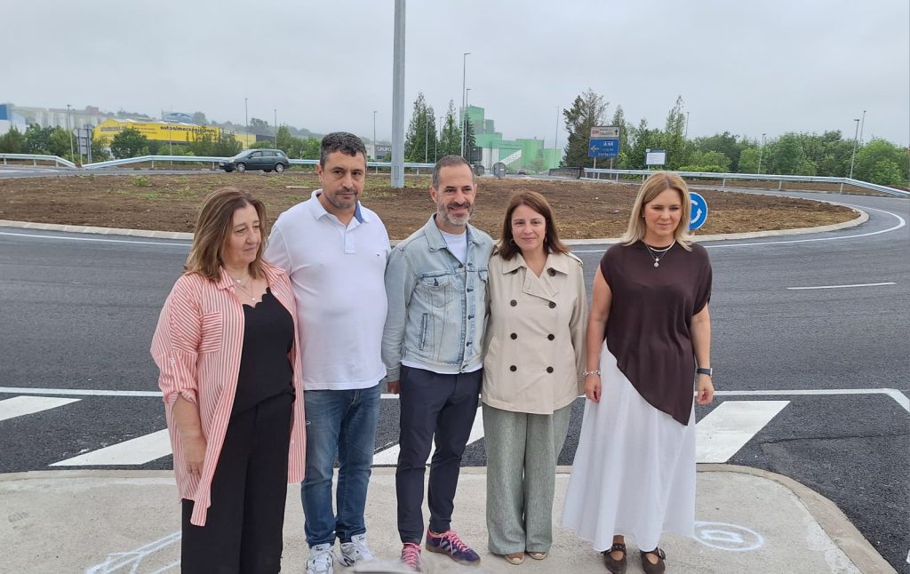 En funcionamiento rotando de acceso a Parque Principado enlace de Granda-Oeste (Salida 30) de la autovía  A-64.