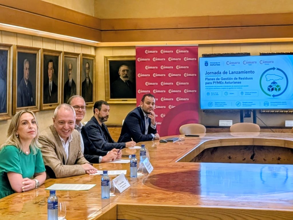 El Principado y las Cámaras de Comercio impulsan planes gratuitos de gestión de residuos para 50 pymes asturianas
