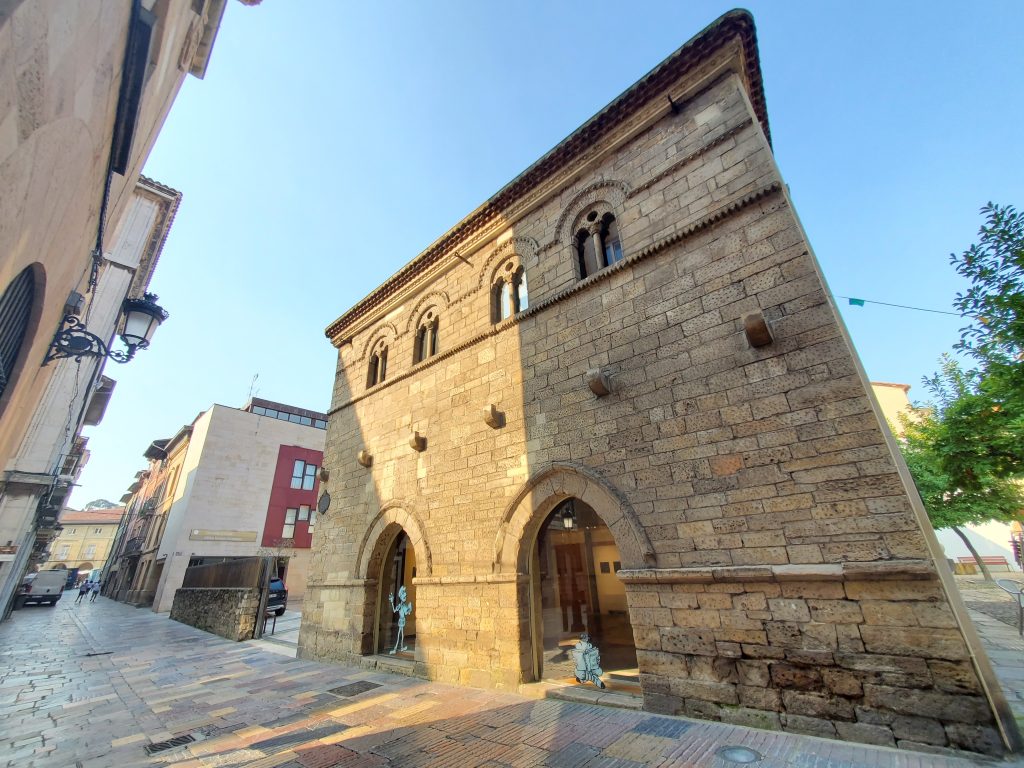Avilés celebra el Día Internacional de los Archivos con una jornada que repasa la guerra civil en el concejo a través de documentos Avilés celebra el Día Internacional de los Archivos con una jornada que repasa la guerra civil en el concejo a través de documentos