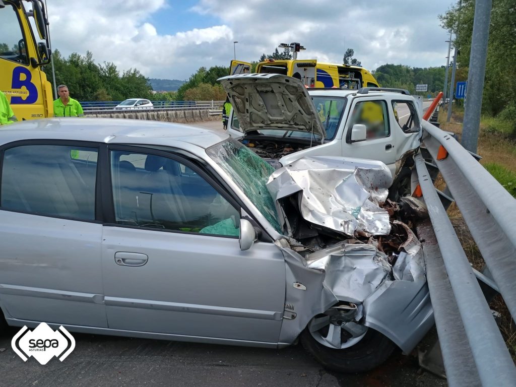 ACCIDENTE DE TRÁFICO CON PERSONA FALLECIDA EN SIERO ACCIDENTE DE TRÁFICO CON PERSONA FALLECIDA EN SIERO