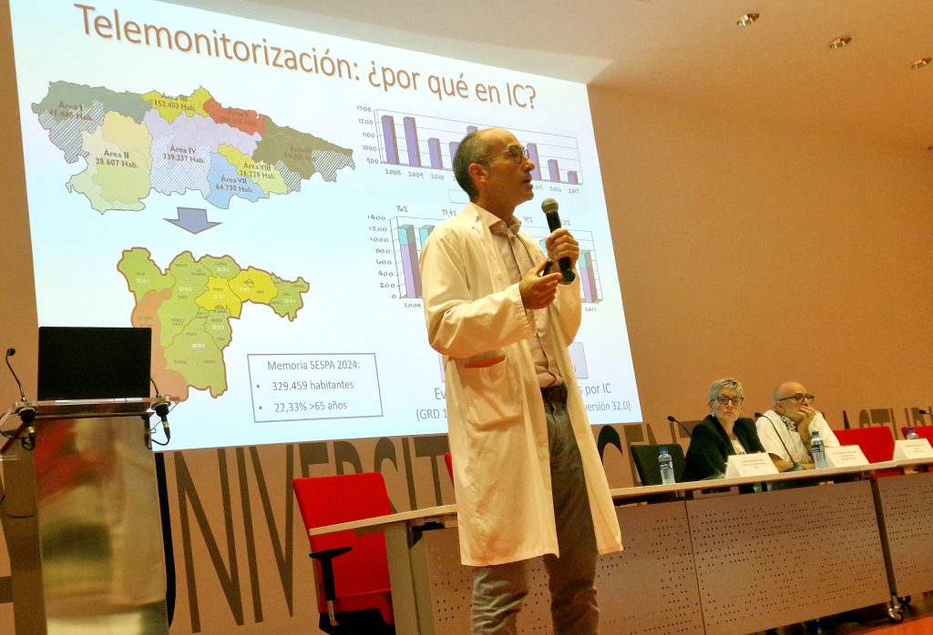 Salud impulsa un programa de telemonitorización para reforzar la autonomía de pacientes con insuficiencia cardíaca