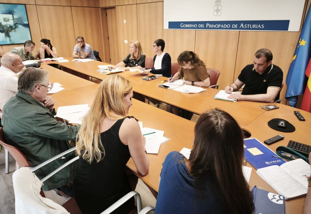 Educación logra un acuerdo para el abono al profesorado de la enseñanza concertada de la paga extraordinaria por antigüedad
