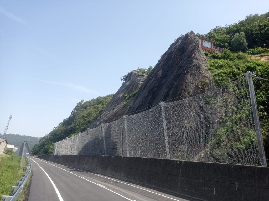 Movilidad finaliza la estabilización del talud en la AS375, en Mieres, tras una inversión de más de 1,6 millones