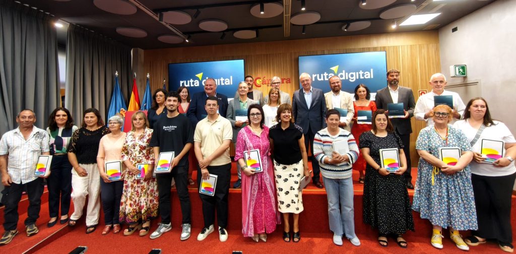 El Gobierno de Asturias supera las expectativas de su oferta de formación digital en el medio rural y alcanza los 15.000 cursos