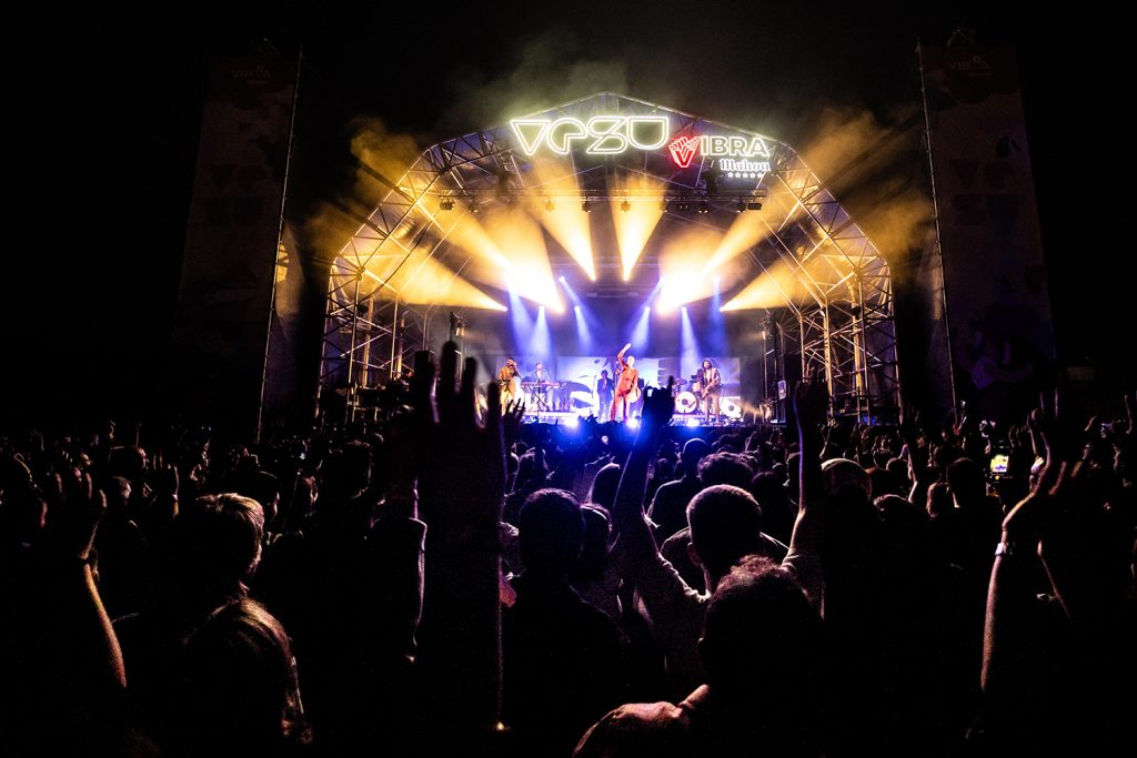 VESU vuelve esti fin de selmana: tres díes de música n'Uviéu y La Ribera pa celebrar la so séptima edición VESU vuelve esti fin de selmana: tres díes de música n'Uviéu y La Ribera pa celebrar la so séptima edición