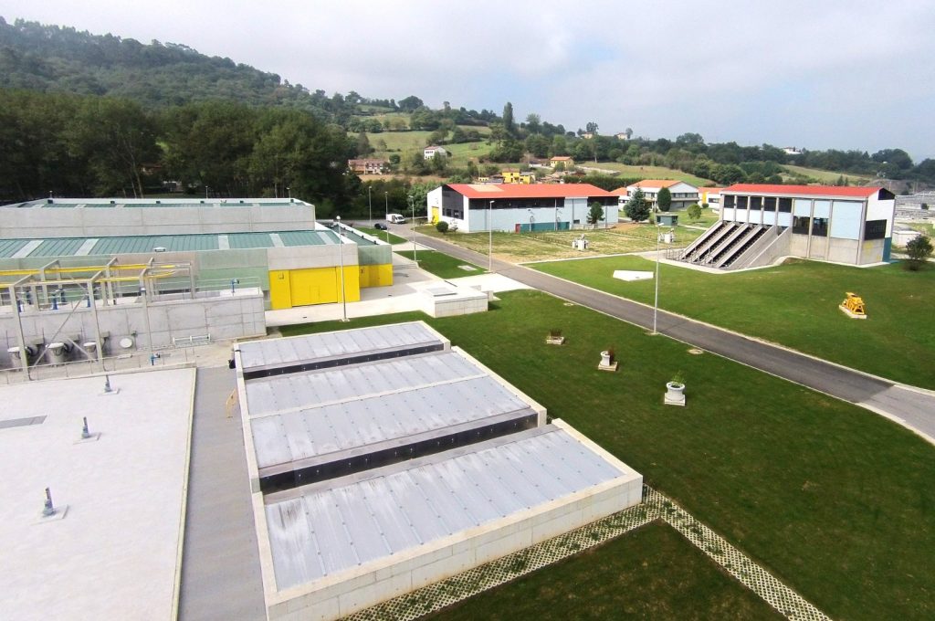 El Gobierno de Asturias destina 34 millones a la construcción de la red que llevará el agua regenerada en Villaperi a la industria
