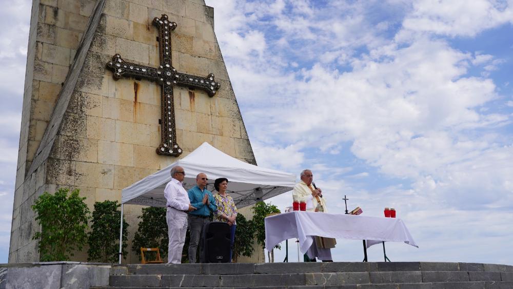 El Alcalde acude a la Jira al Sagrado Corazón del Monte Naranco El Alcalde acude a la Jira al Sagrado Corazón del Monte Naranco