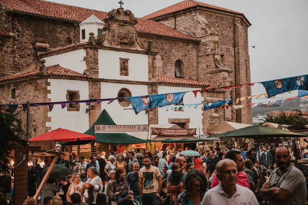 Las orquestas Panorama y París de Noia y el grupo Ráfaga animarán las verbenas de  las fiestas de San Agustín 2026