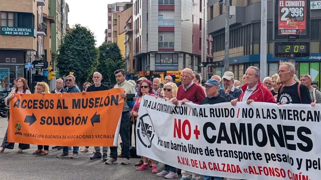 La Asociación Vecinal de La Calzada lleva al Defensor del Pueblo el «olvido» de la zona oeste y la complicidad del Ayuntamiento de Gijón La Asociación Vecinal de La Calzada lleva al Defensor del Pueblo el «olvido» de la zona oeste y la complicidad del Ayuntamiento de Gijón