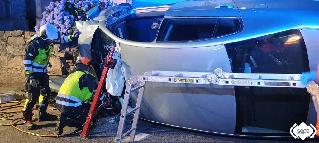 ACCIDENTE DE TRÁFICO EN TINEO