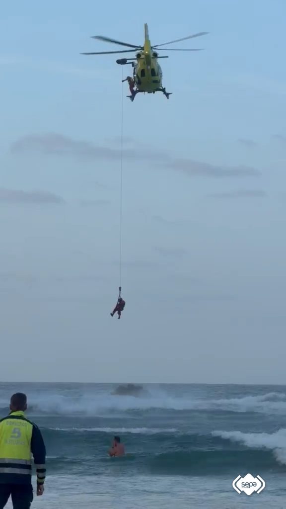 RESCATE MARÍTIMO EN RIBADEDEVA RESCATE MARÍTIMO EN RIBADEDEVA