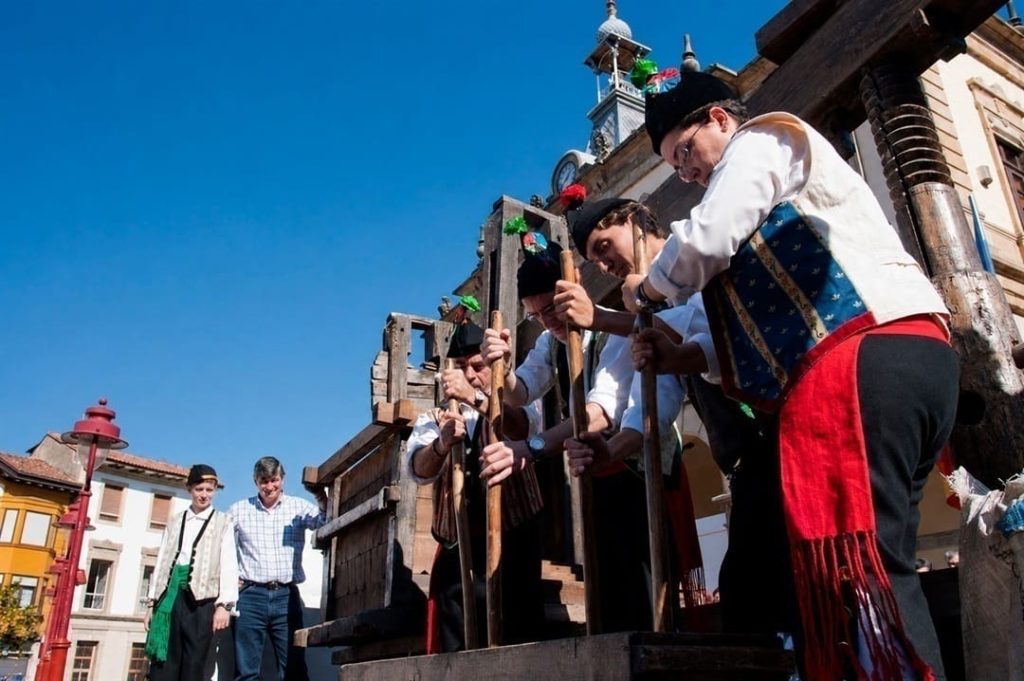 El Ministerio de Industria y Turismo declara el Festival de la Manzana de Villaviciosa Fiesta de Interés Turístico Nacional El Ministerio de Industria y Turismo declara el Festival de la Manzana de Villaviciosa Fiesta de Interés Turístico Nacional