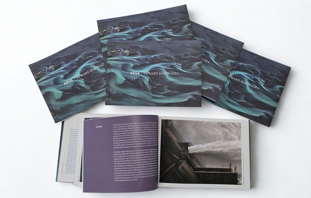 El Centro Niemeyer edita el catálogo Agua, de Edward Burtynsky El Centro Niemeyer edita el catálogo Agua, de Edward Burtynsky