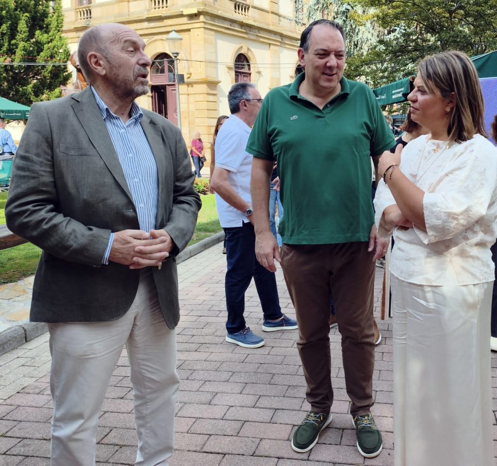 El Principado llama a alcanzar un pacto de Estado en materia de incendios forestales para luchar contra los fuegos de alta intensidad El Principado llama a alcanzar un pacto de Estado en materia de incendios forestales para luchar contra los fuegos de alta intensidad