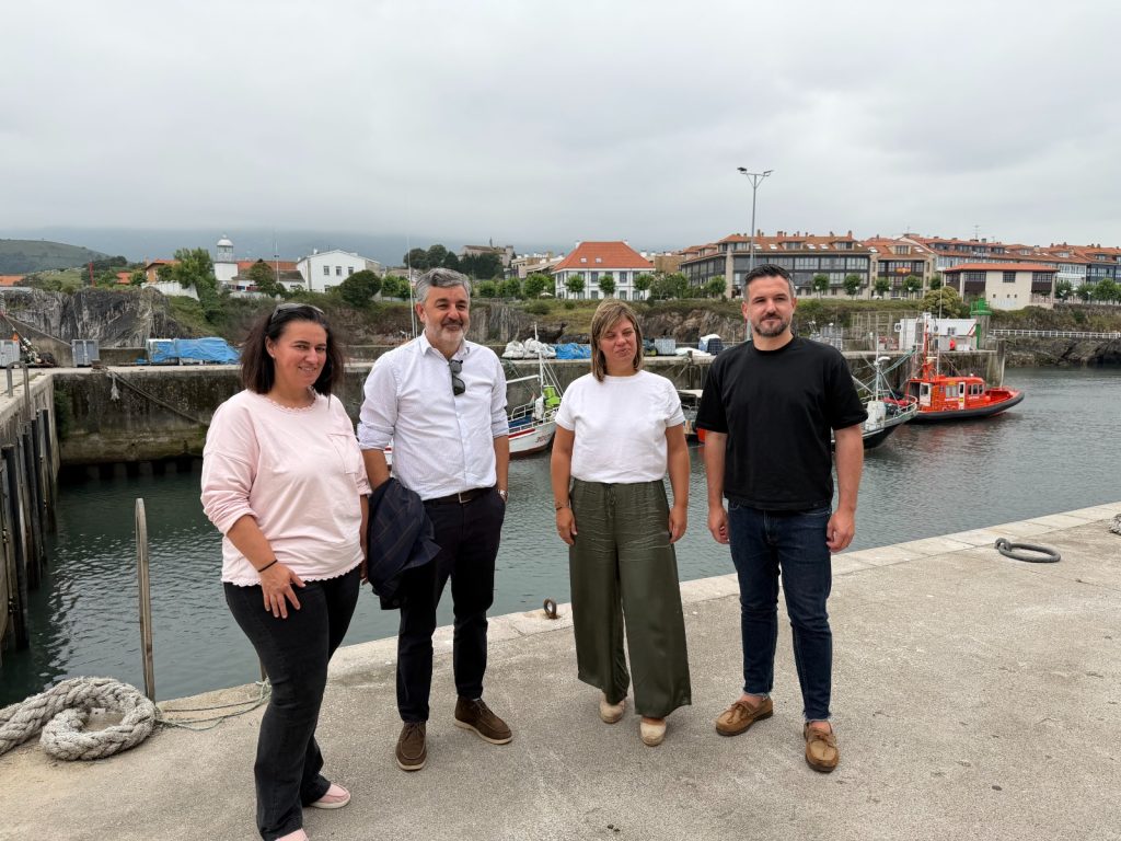 El Gobierno de Asturias invierte 4,7 millones en el nuevo muelle de espera del puerto de Llanes, que permitirá aumentar la capacidad de atraque