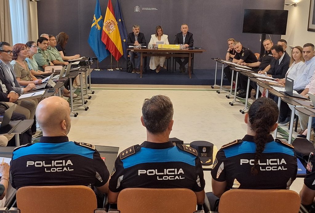 Más de 1.300 efectivos participarán en el dispositivo coordinado entre el Gobierno de España, el Principado de Asturias y los ayuntamientos para el eclipse del 12 de agosto Más de 1.300 efectivos participarán en el dispositivo coordinado entre el Gobierno de España, el Principado de Asturias y los ayuntamientos para el eclipse del 12 de agosto